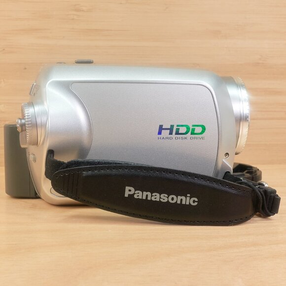 Share Panasonic SDR-H18 Digital Camcorder / 32x Optical Zoom / 32GB HDD / Japan - Picture 6 of 8